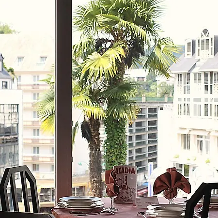 Acadia Hotel 3*